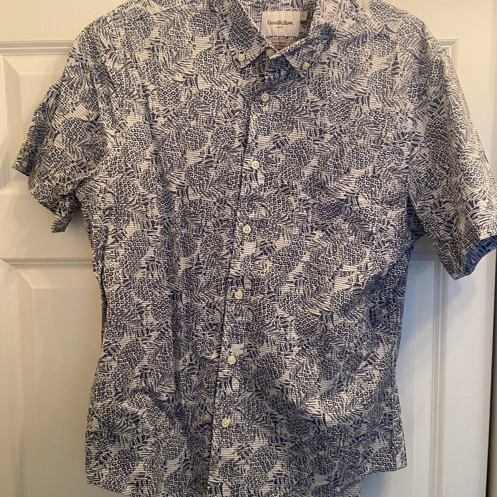 Slim fit dress shirt